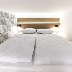 Zeus Design Viena