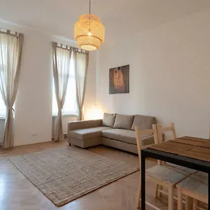 Living - Margareten Apartament