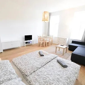 Living - Lerchenfeldergürtel Viena